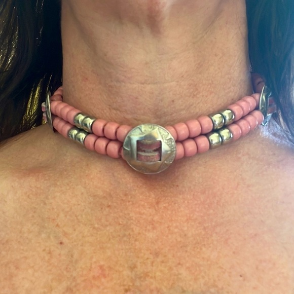 Source Unknown Jewelry - Pretty Handmade Pink and Silver Chocker 16 1/2” Long with Pink Silver and Beads